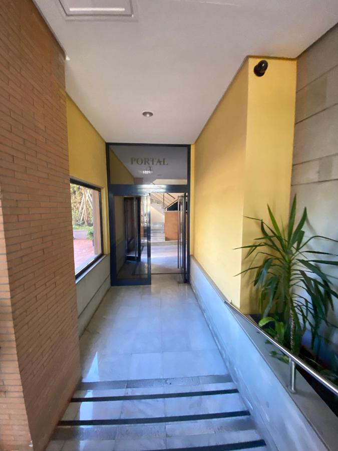 Acogedor Piso Con Parking Santa Justa Apartman Sevilla Kültér fotó