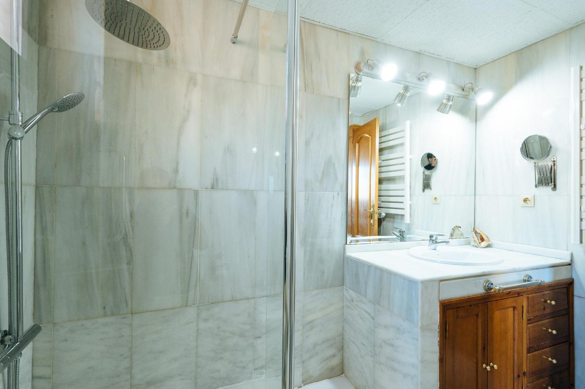 Acogedor Piso Con Parking Santa Justa Apartman Sevilla Kültér fotó